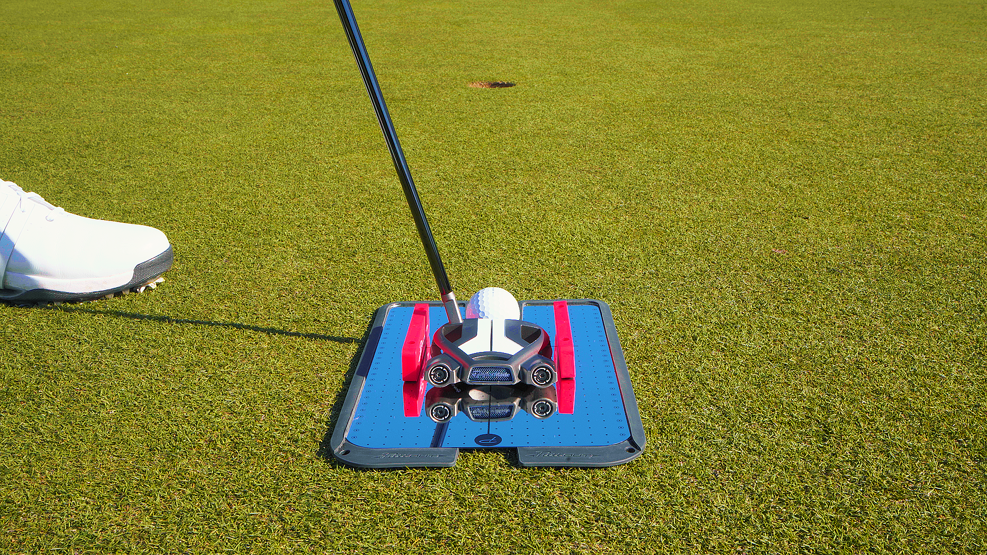 Mirror & Adjustable Gate: The Magnetic Guides – PuttOUT Golf Mirror & Adjustable Gate: The Magnetic Guides – PuttOUT Golf